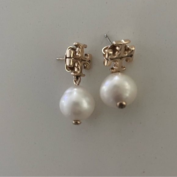 Tory Burch gold tone and pearl dangle logo earrings - Picture 1 of 2